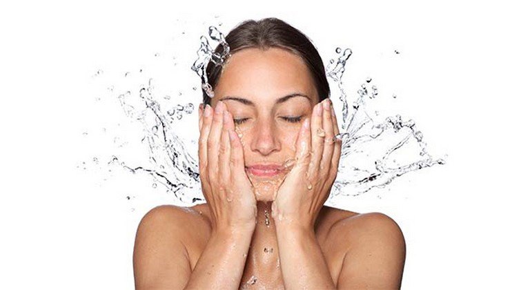 Πώς να περιποιηθείτε την κανονική επιδερμίδα προσώπου