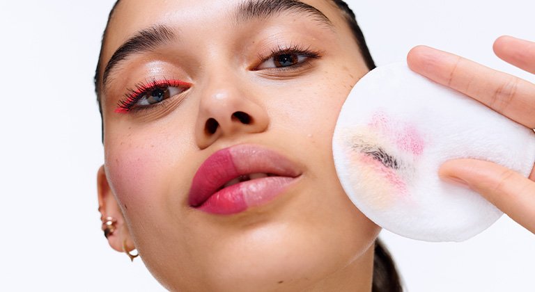 Καθαρισμός προσώπου: Κάθε πότε πρέπει να γίνεται;