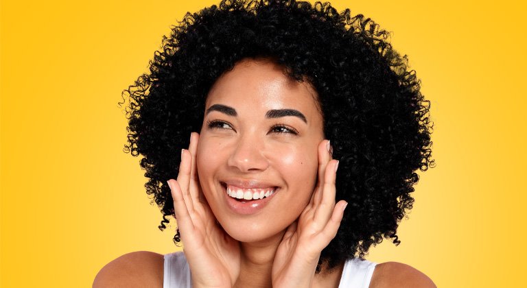 Λαμπερή Επιδερμίδα με τη δύναμη της Βιταμίνης C