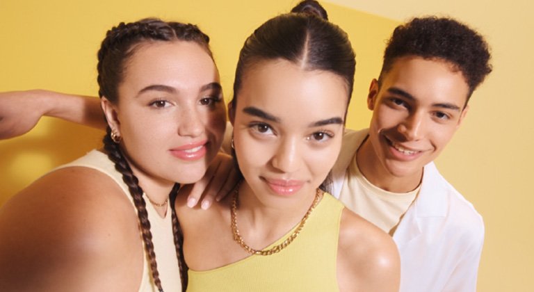 Κρέμα προσώπου με χρώμα: Γιατί τη χρειάζεσαι στο skincare σου;