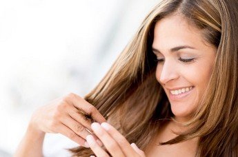 Πώς να έχετε φυσικό αποτέλεσμα στη βαφή μαλλιών