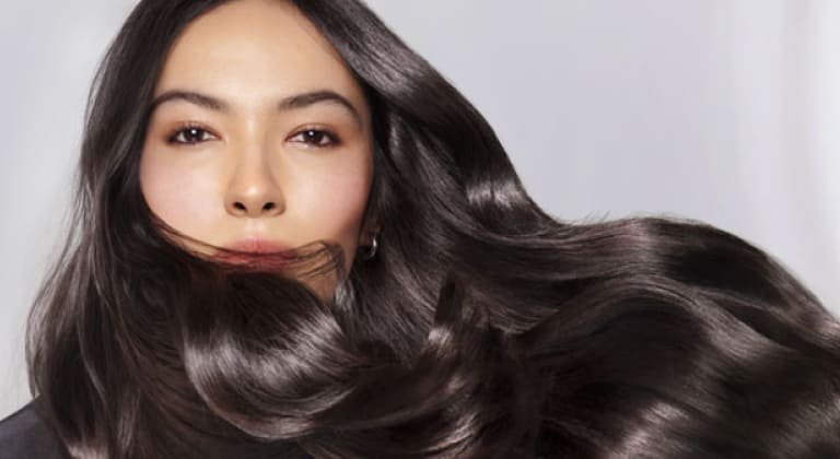 Αφυδατωμένα μαλλιά & αντιμετώπιση: Τι πρέπει να γνωρίζετε;