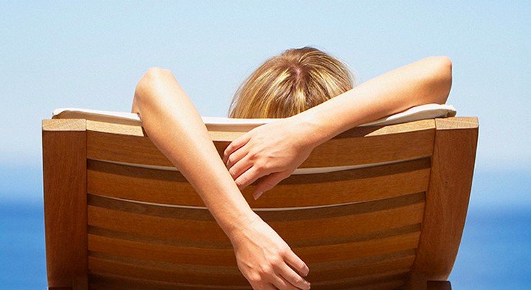  Κάθε πότε να ανανεώνω το αντιηλιακό προσώπου και σώματος;